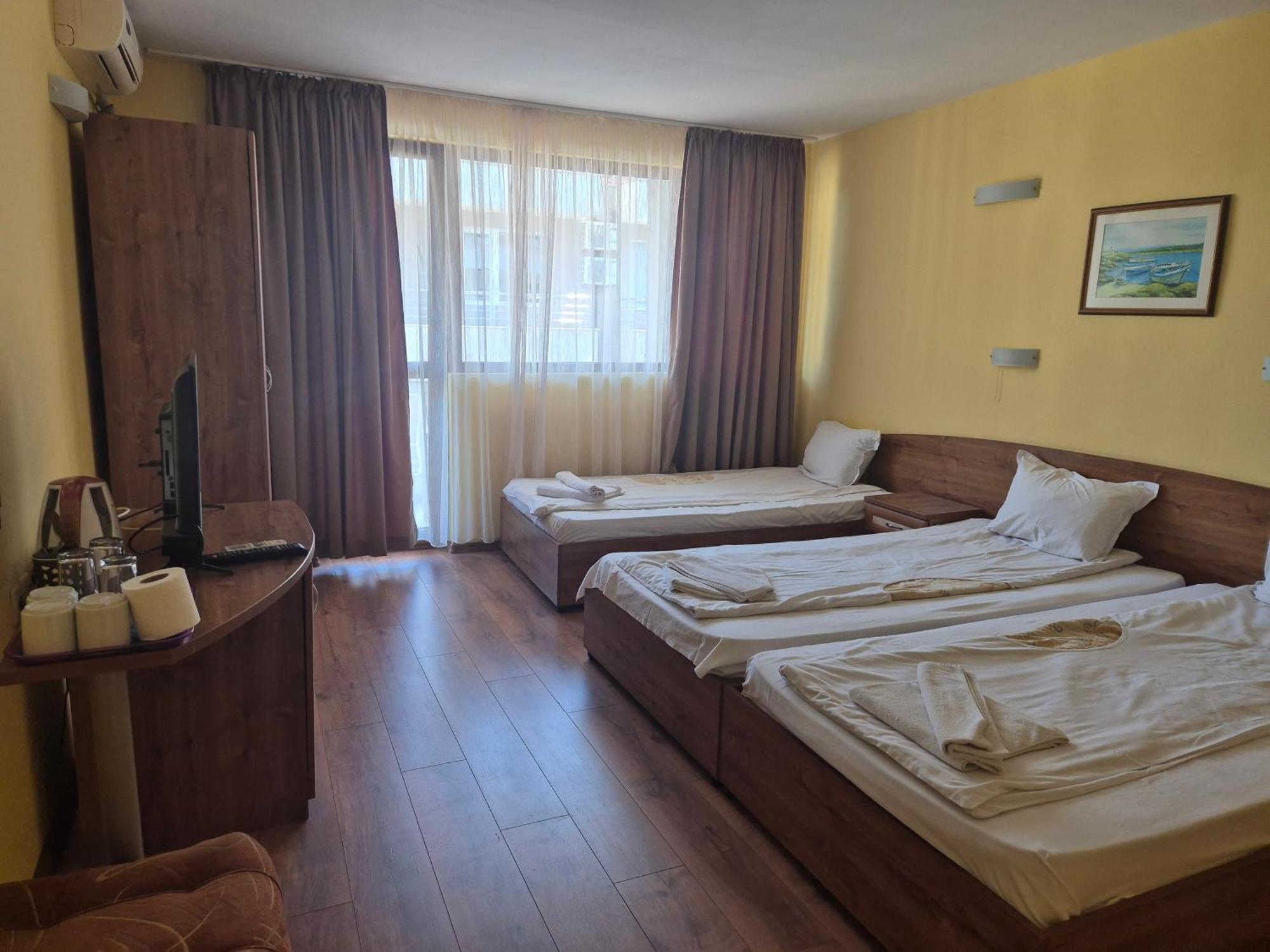 Vladimirov Guest House Primorsko Exterior photo