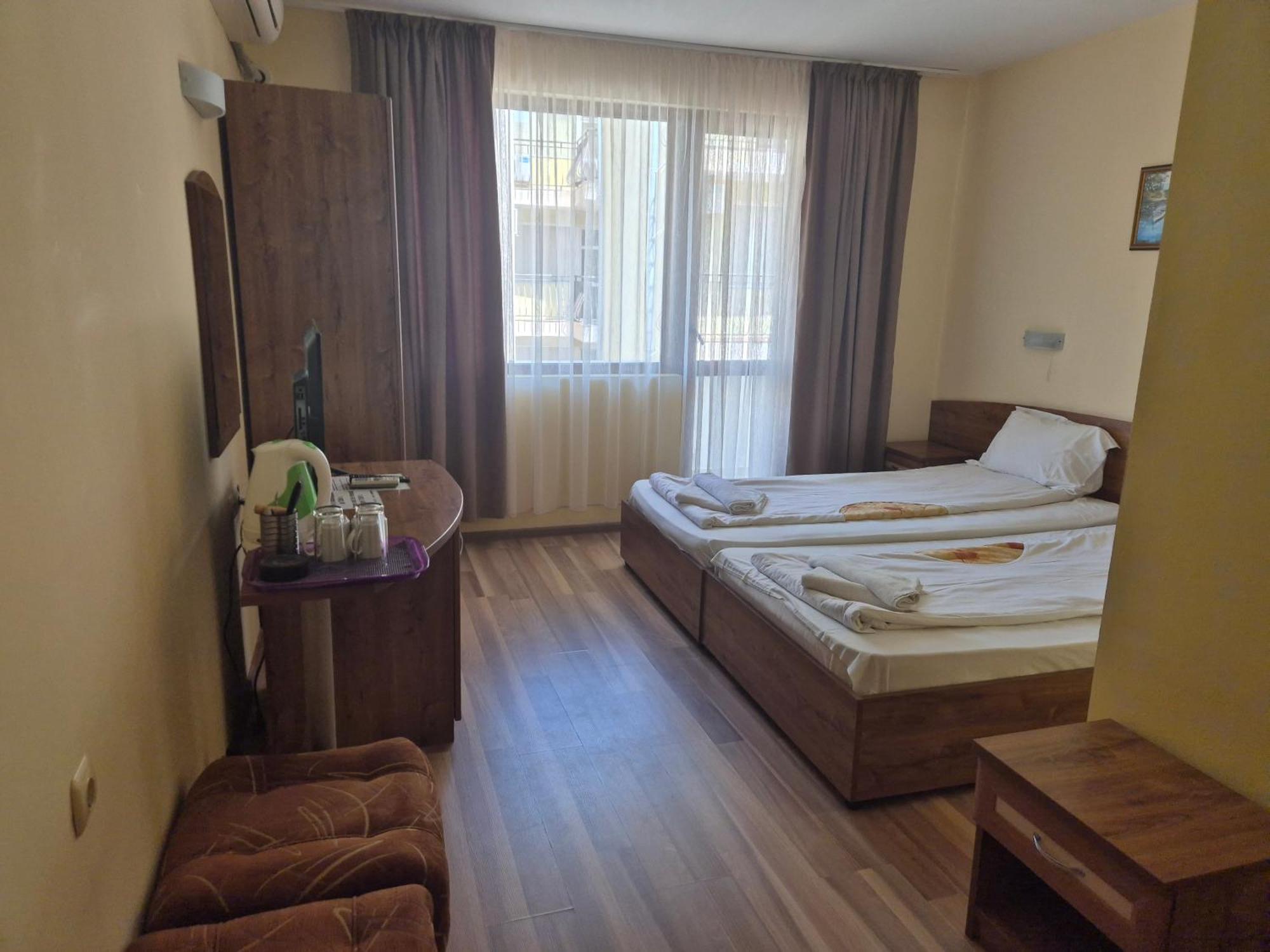 Vladimirov Guest House Primorsko Room photo